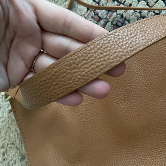 Ted Baker Tan pebbled Leather convertible crossbody / Shoulder Bag - Picture 4 of 6